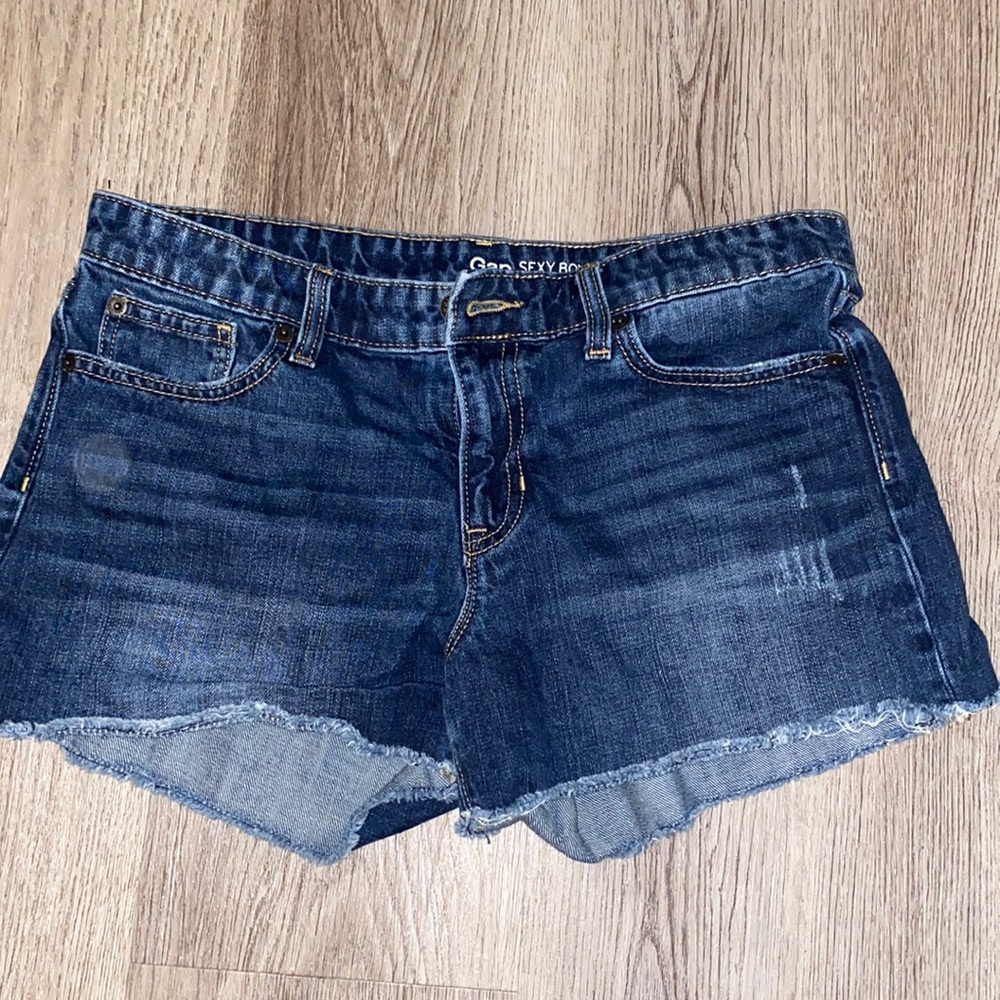 Gap Sexy Boyfriend Jean Shorts raw Cuff Sz 6